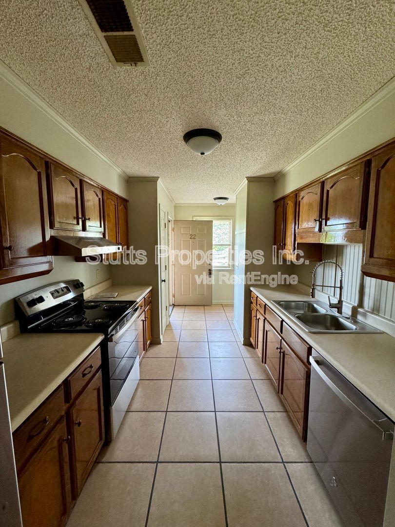 3450 Cloverdale Road Unit 22 Florence, AL 35633 (2BD/2BA) property image