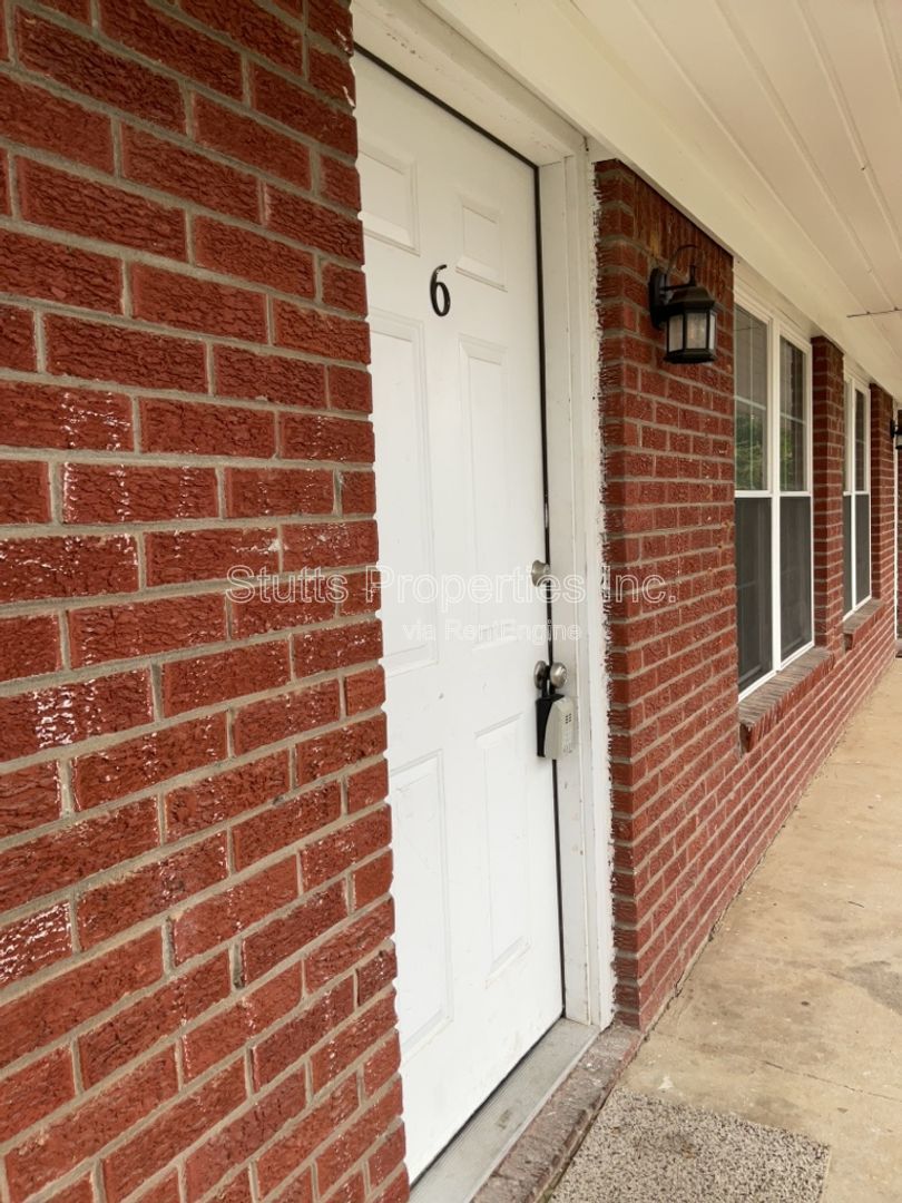 927 Sherrod Ave Unit 6 Florence, AL 35630 (2BD/1BA) property image