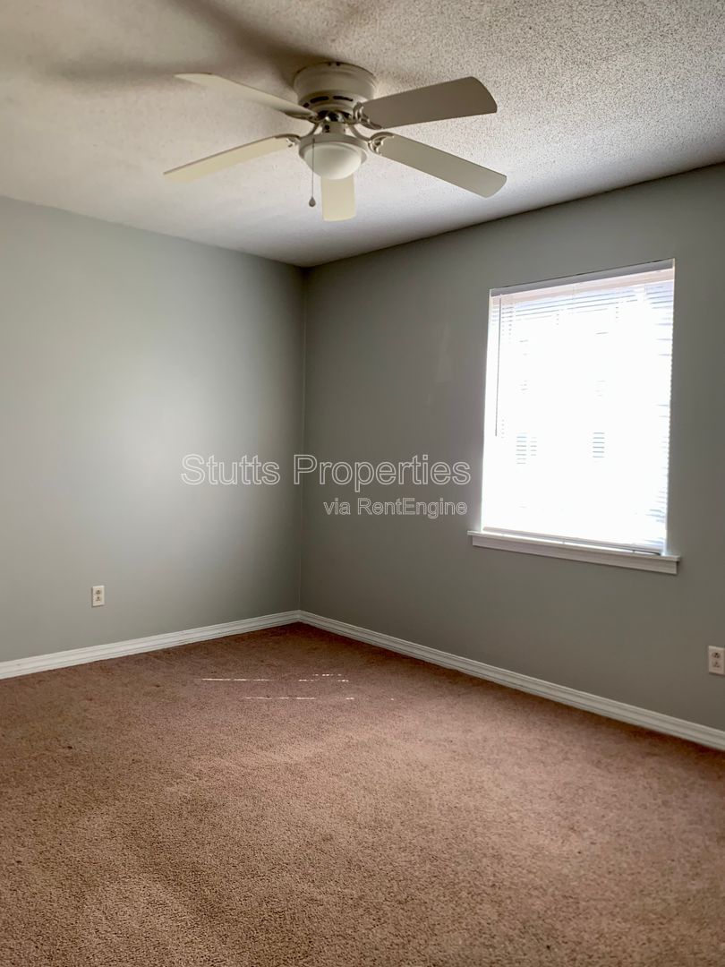 1975 Darby Drive Unit A-5 Florence AL 35630 (2BD/1.5) property image