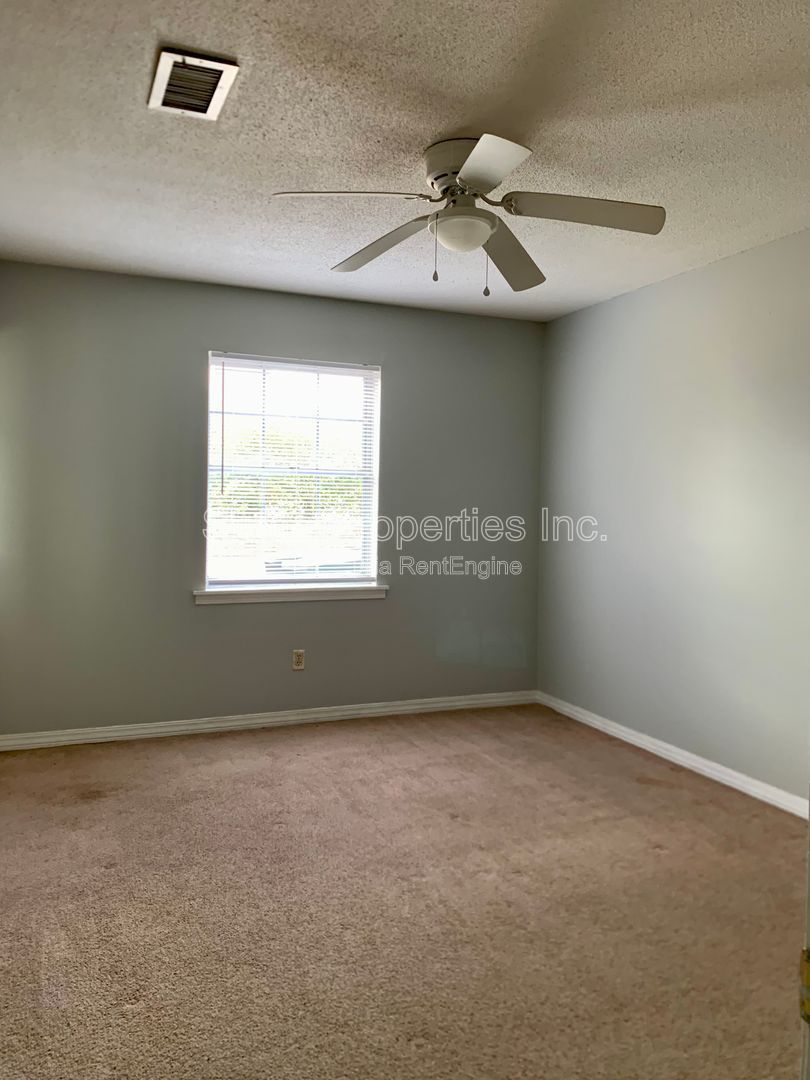 1975 Darby Drive Unit A-5 Florence AL 35630 (2BD/1.5) property image