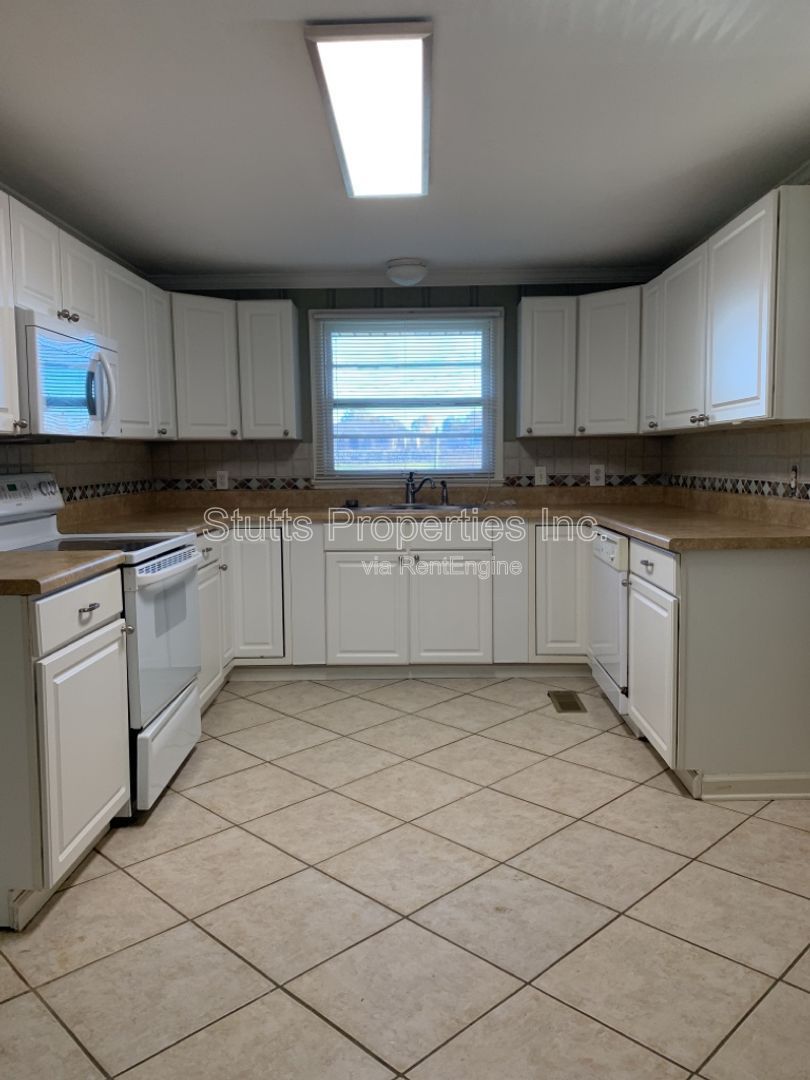 106 Hackett Court, Florence, AL 35630 (3BD/1BA) property image