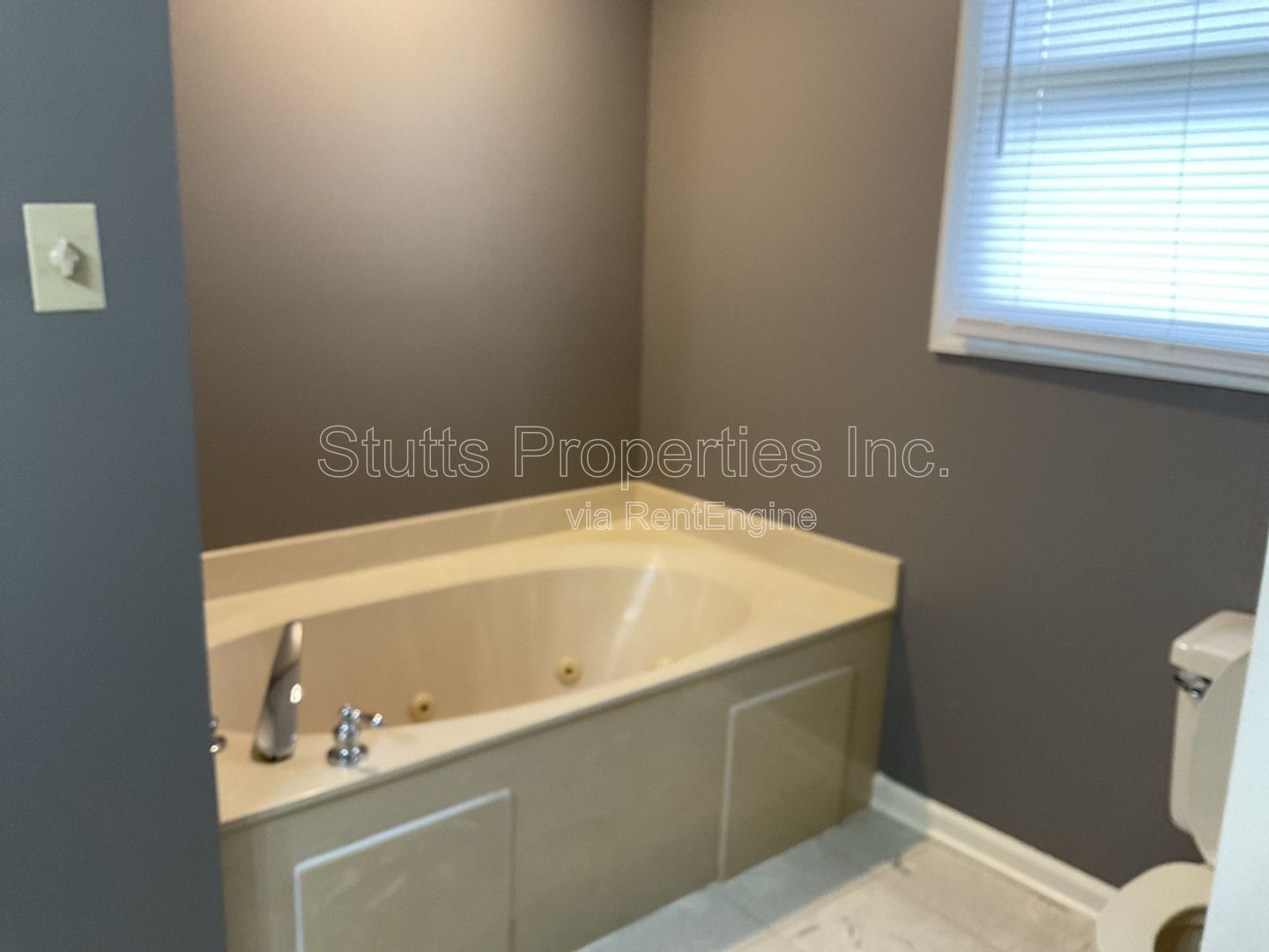 1305 Brookford Place Muscle Shoals, AL 35661 (3BD/ 2BA) property image