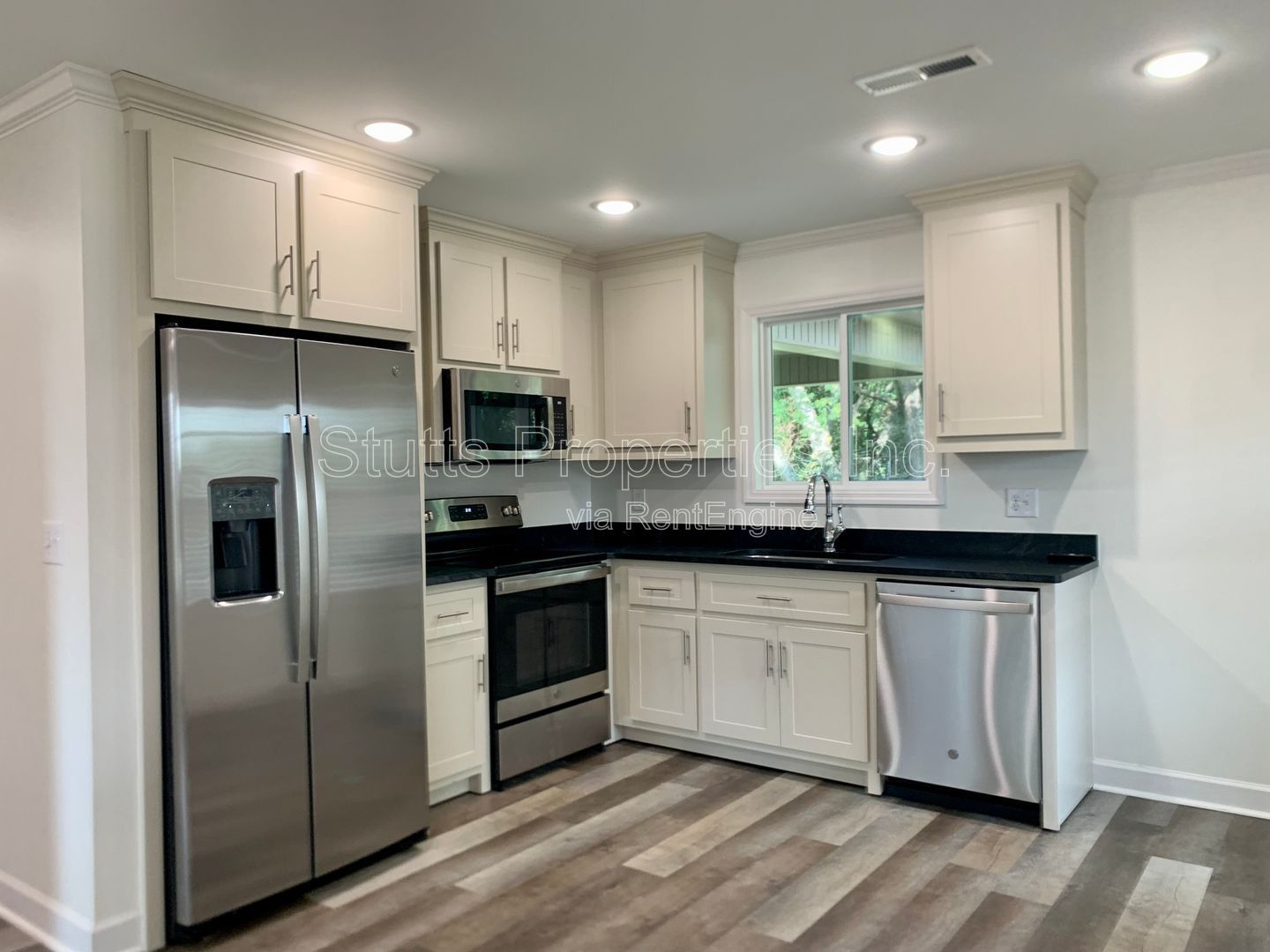 711 Hill Ave., Muscle Shoals AL 35661 (3BD/2BA) property image