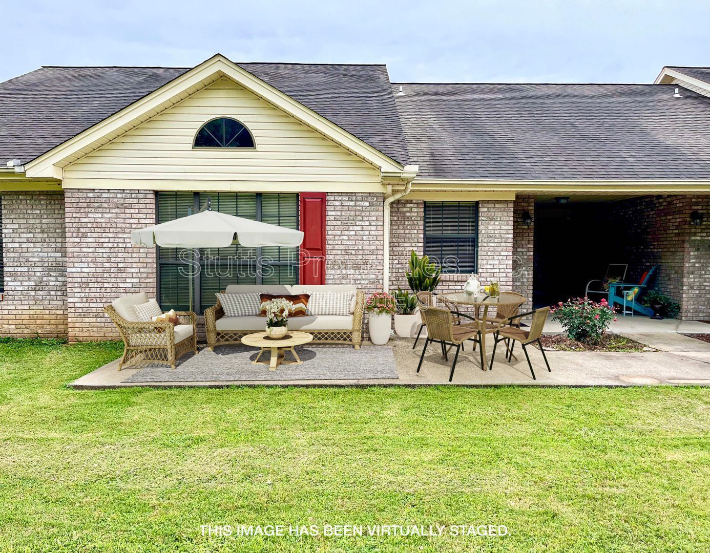 **Newly Renovated, Quiet 2BR/2BA Classic Upstairs or Downstairs Apartment Located Inside The Creekside Apartment Complex in Florence ** property image