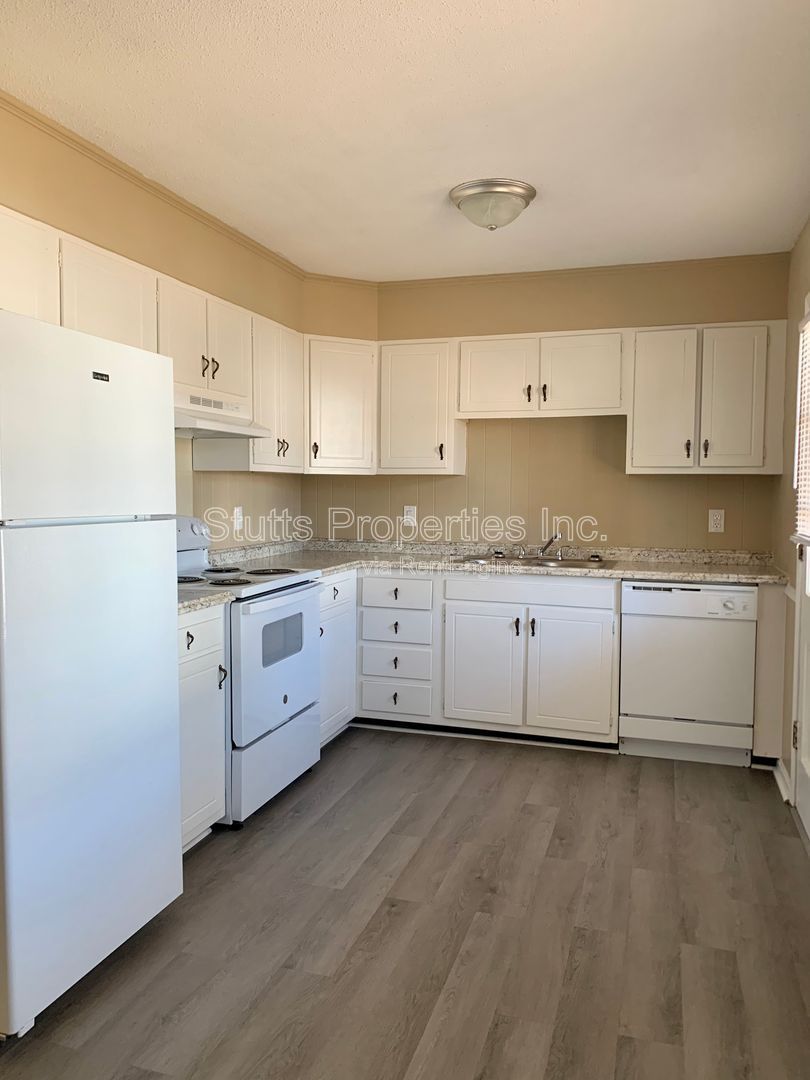 1975 Darby Drive Unit C-6 Florence AL 35630 (2BD/1.5BA) property image