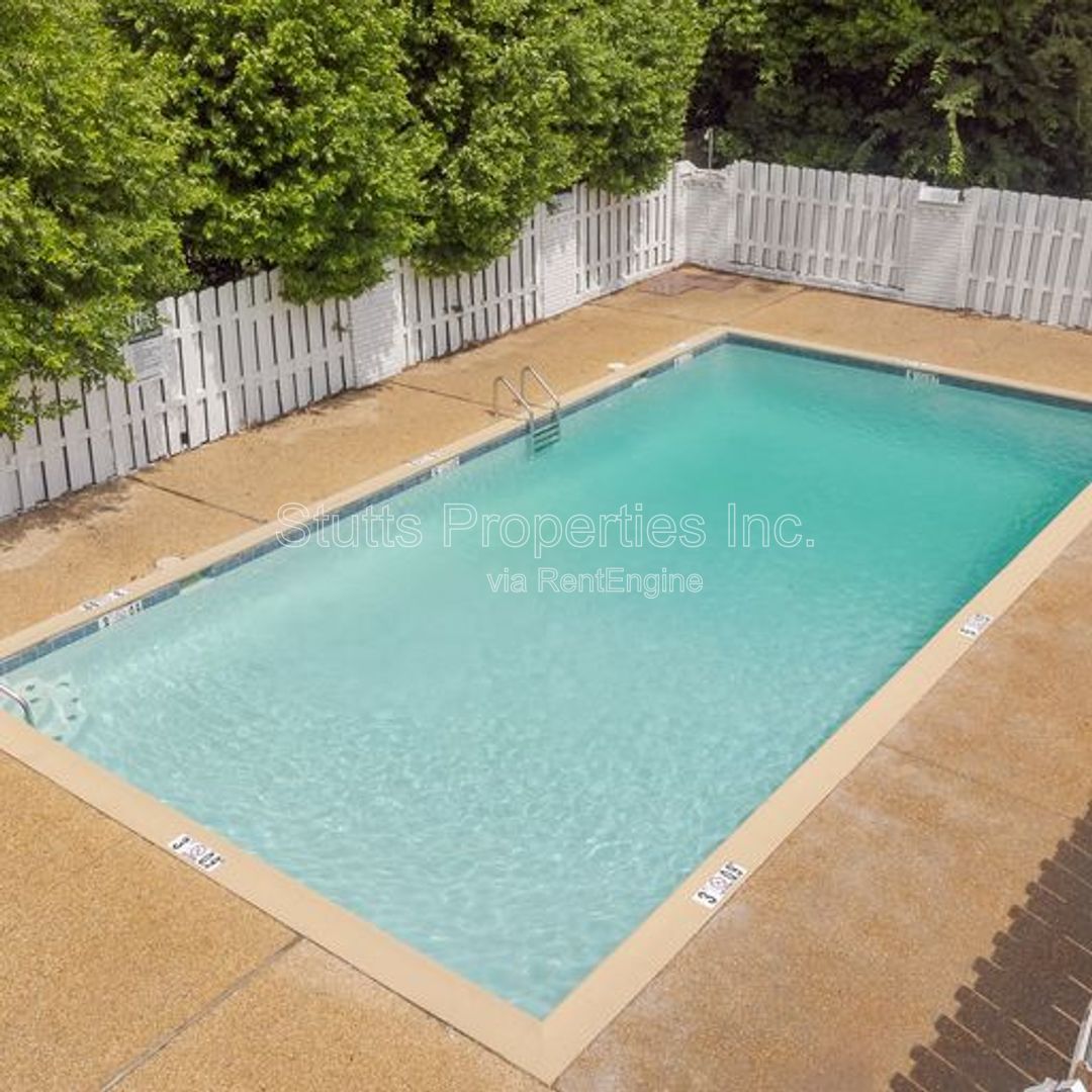 1975 Darby Drive Unit C-6 Florence AL 35630 (2BD/1.5BA) property image