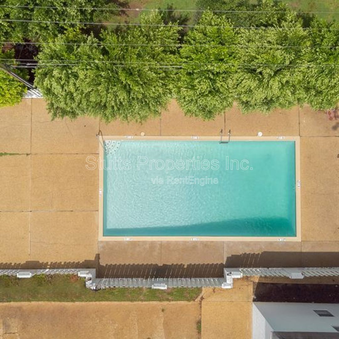 1975 Darby Drive Unit C-6 Florence AL 35630 (2BD/1.5BA) property image