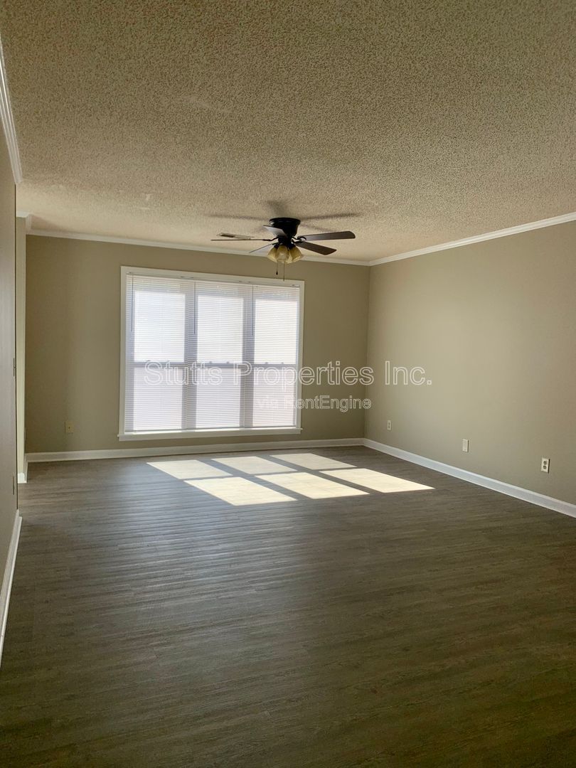 3450 Cloverdale Road Unit 13 Florence AL 35633 (2BD/2BA) property image