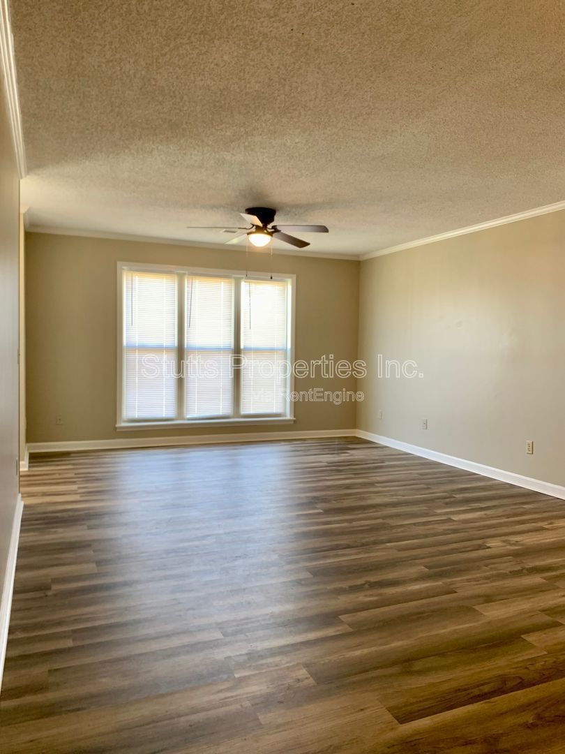 3450 Cloverdale Road Apt 16 Florence AL 35633 (2BD/2BA) property image