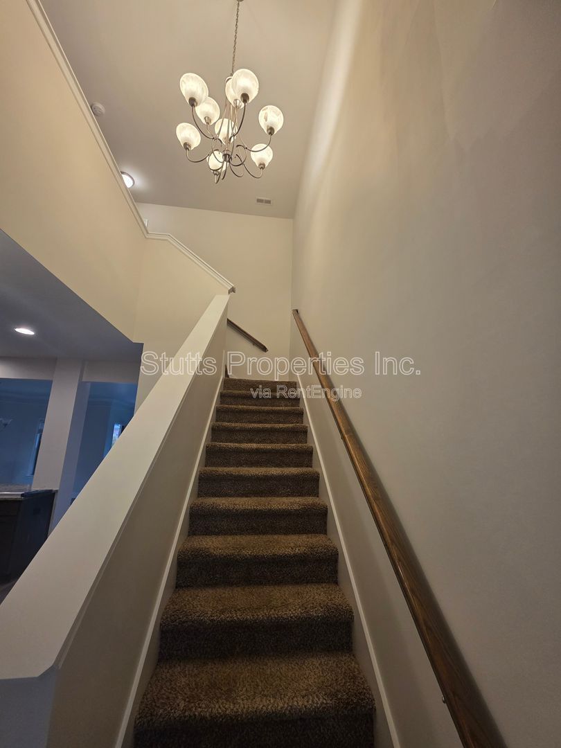 8317 Stillwater Cir NW, Huntsville, AL 35806 property image