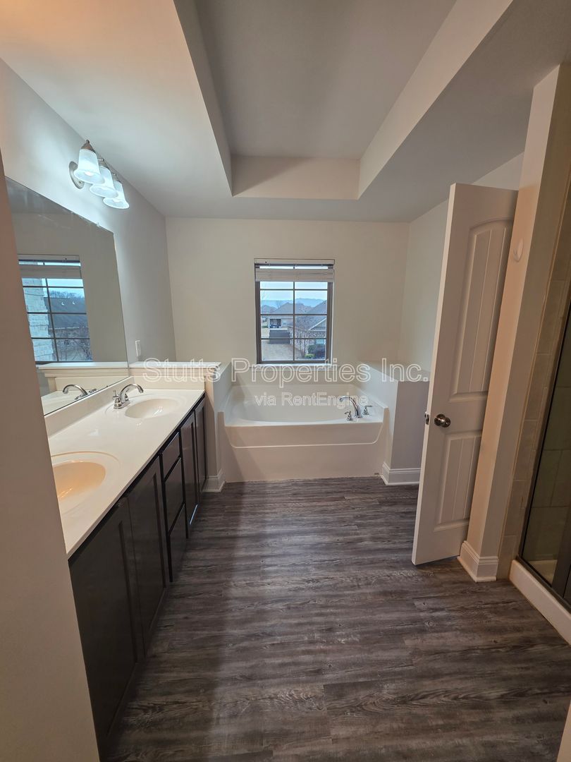 8317 Stillwater Cir NW, Huntsville, AL 35806 property image