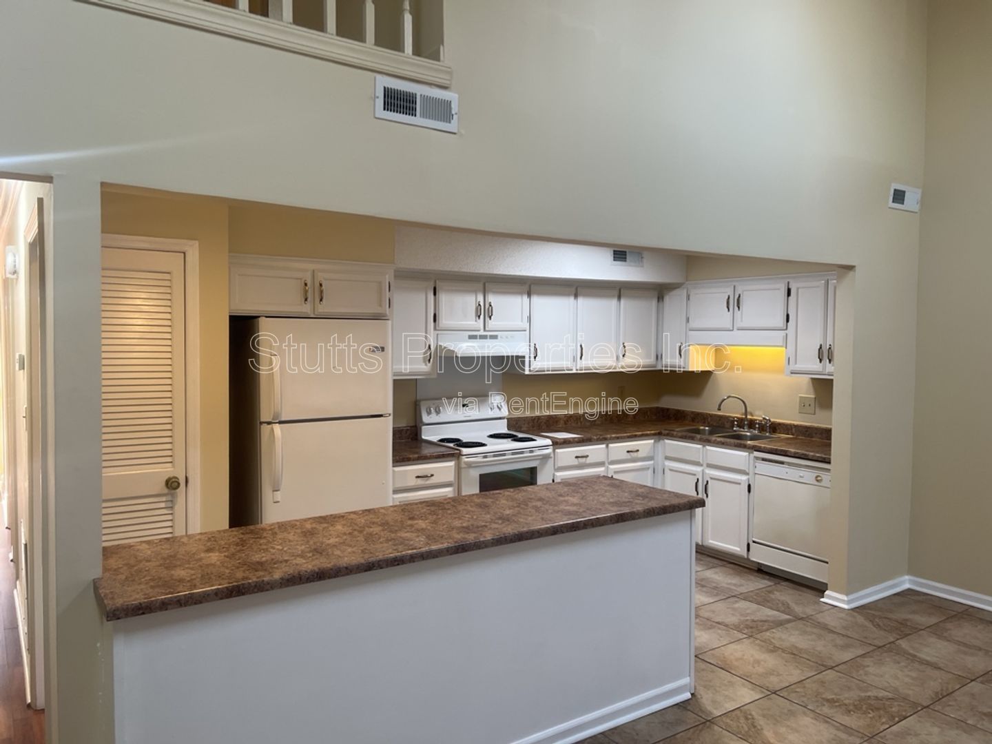 253 Woodcastle Drive Florence, AL 35630 (3BD/2BA) property image