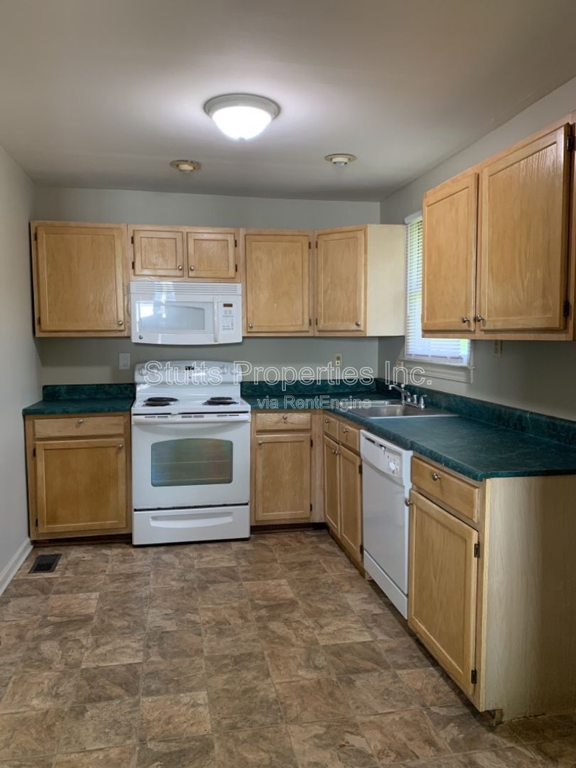 14 Winston Sq. Tuscumbia, AL 35674 (2BD/1.5BA) property image