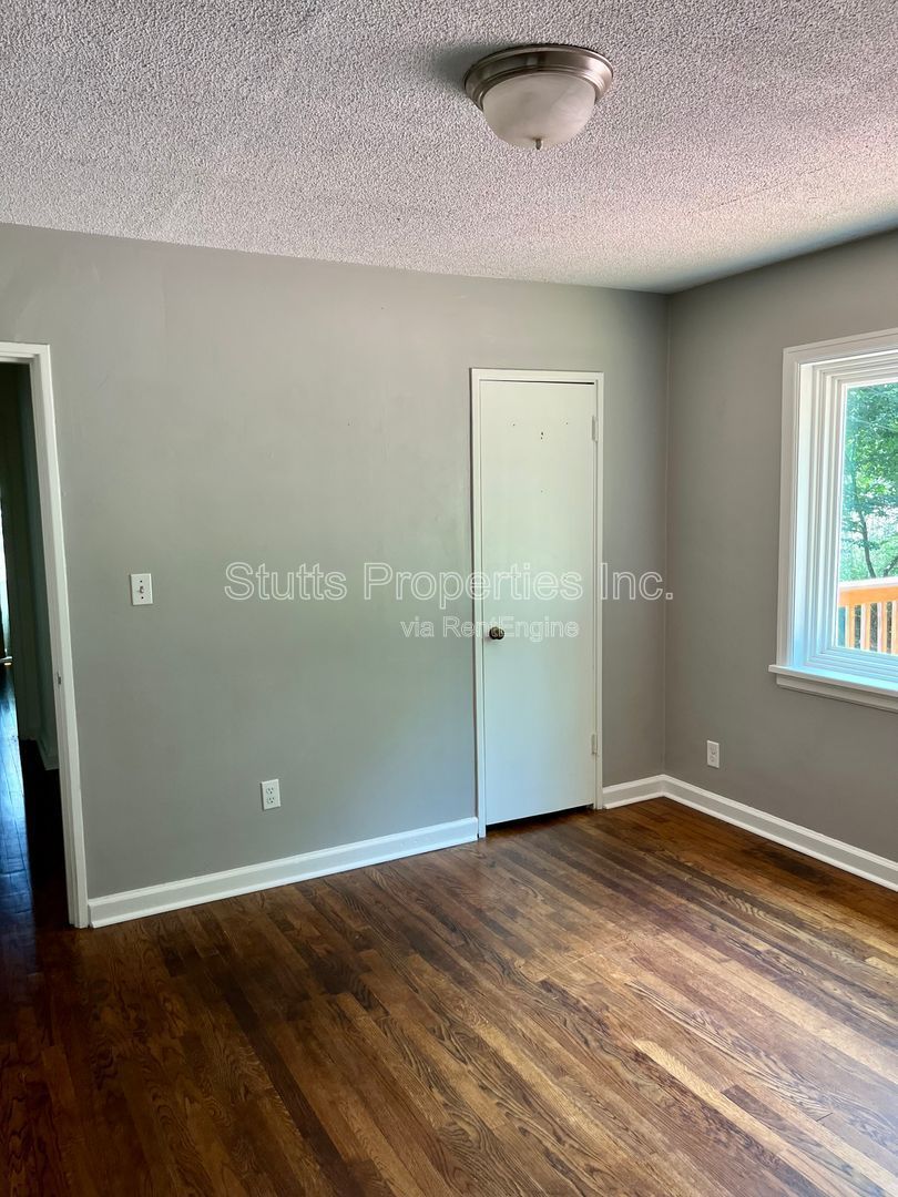 1813 Tune Avenue Florence, AL 35630 property image