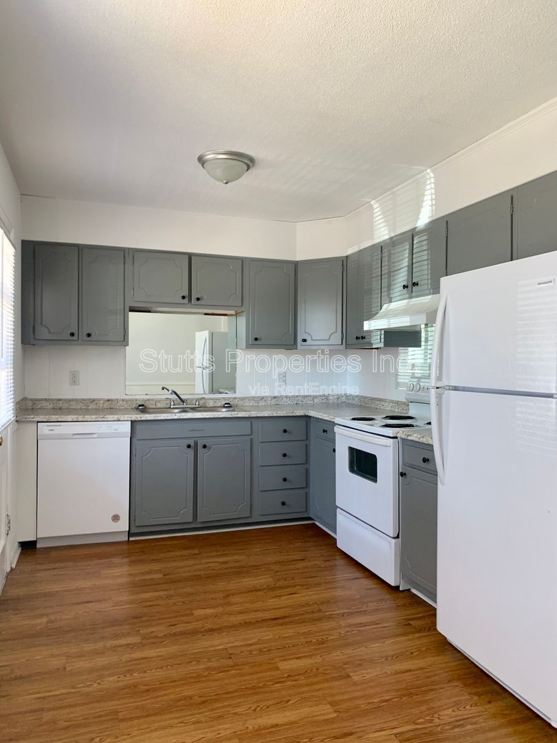 1975 Darby Drive Unit D-1 Florence AL 35630 (2BD/1.5BA) property image