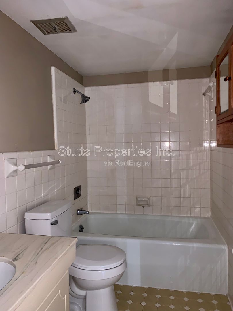 1975 Darby Drive Unit D-1 Florence AL 35630 (2BD/1.5BA) property image