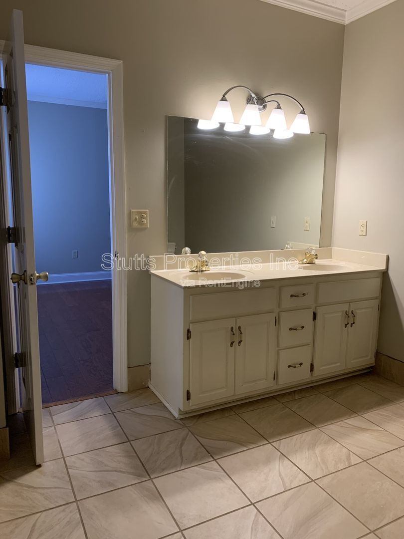 97 N. Bailey Springs Drive Florence, AL 35630 (3BD/2BA) property image