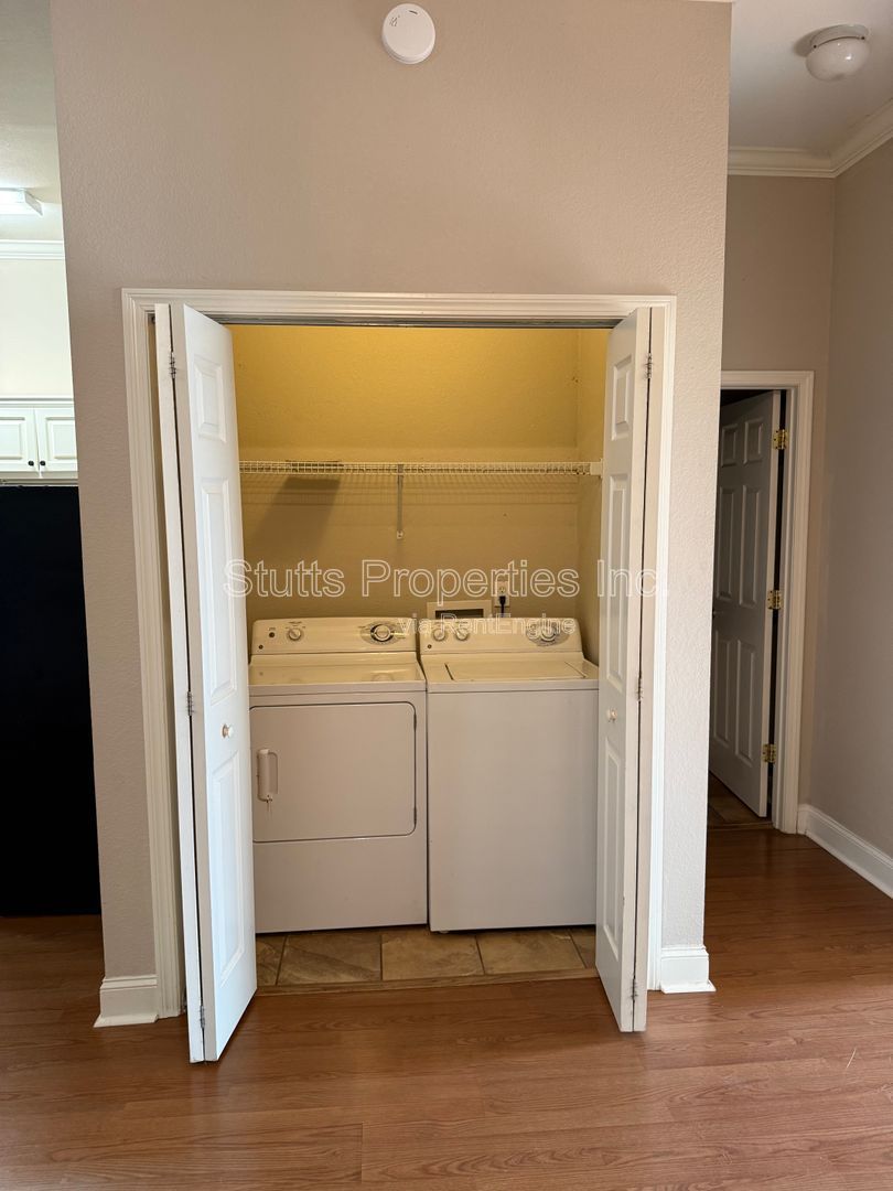 202 South Cave Street #102 property image