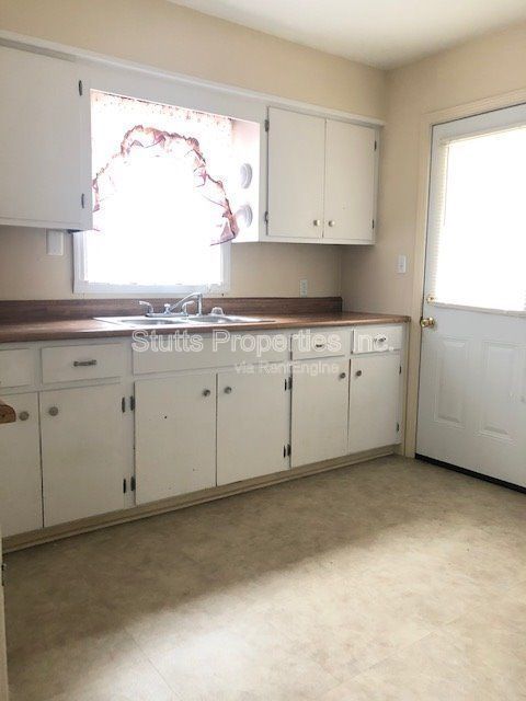 1938 Shade Avenue Florence, AL 35630 (3 BD/1 BA) property image