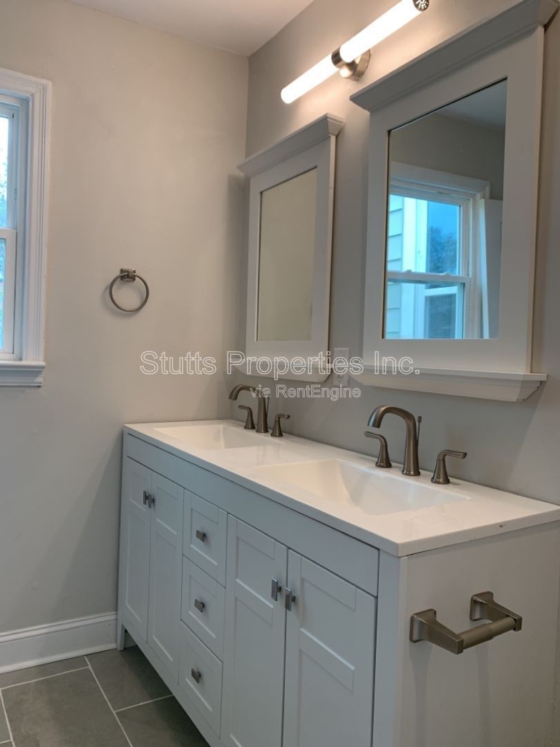 406 W. 1st St Tuscumbia, AL 35674 (3BD/2BA) property image