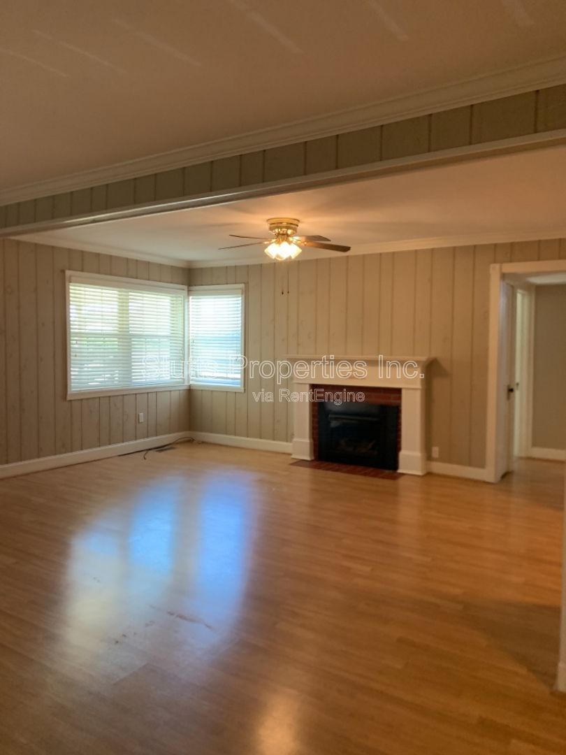 705 Courtland Ave. Muscle Shoals, Al 35661 (3BD/2BA) property image