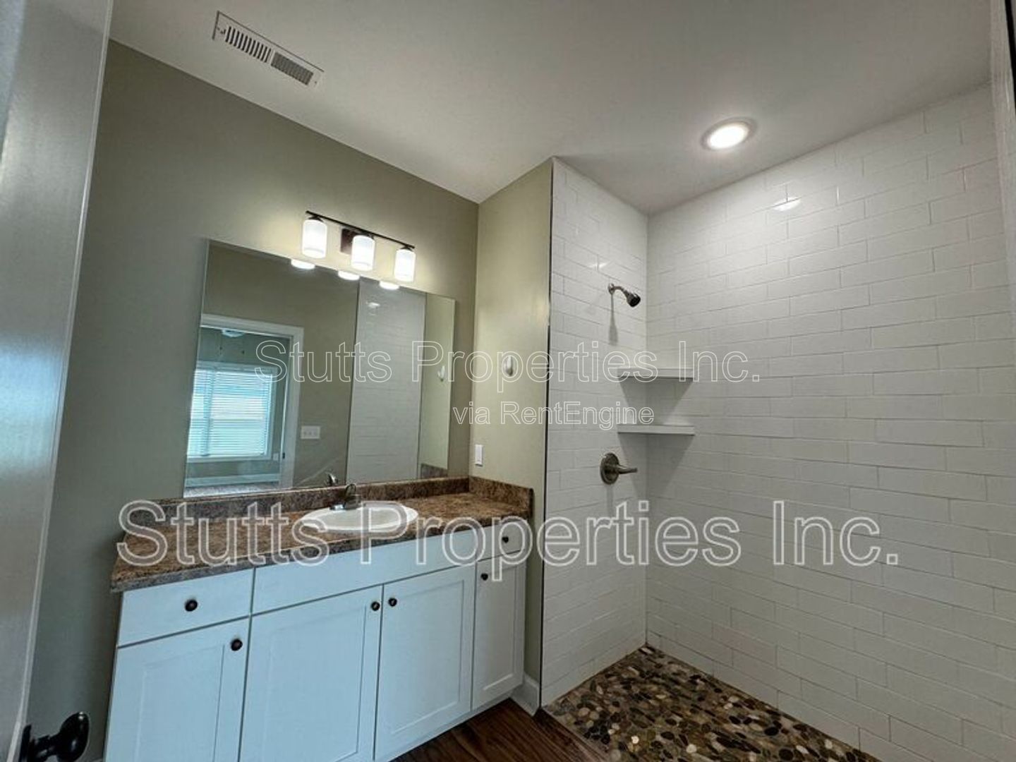 145 Bruin Place Unit 107 Florence, AL 35630 (2BD/2BA) property image