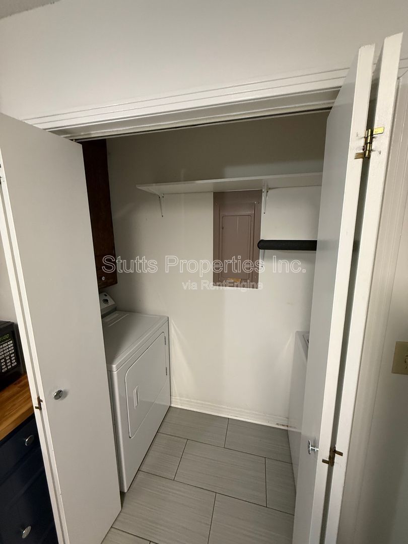 913 Waverly Avenue property image