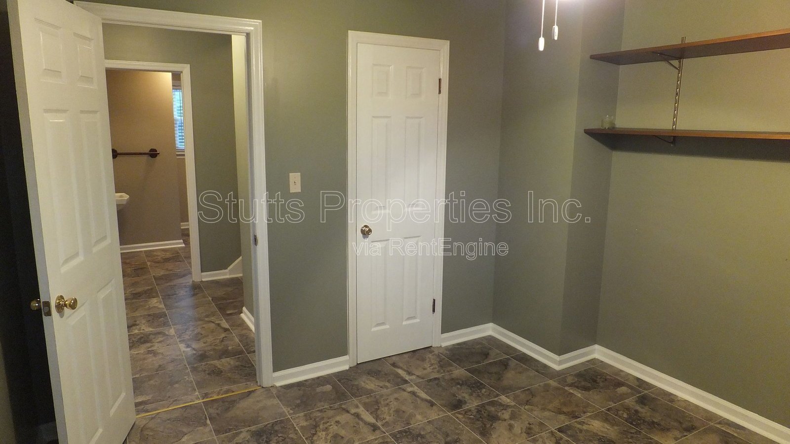 1918 Hermitage Drive Florence AL 35630 (4BD/2.5BA) property image