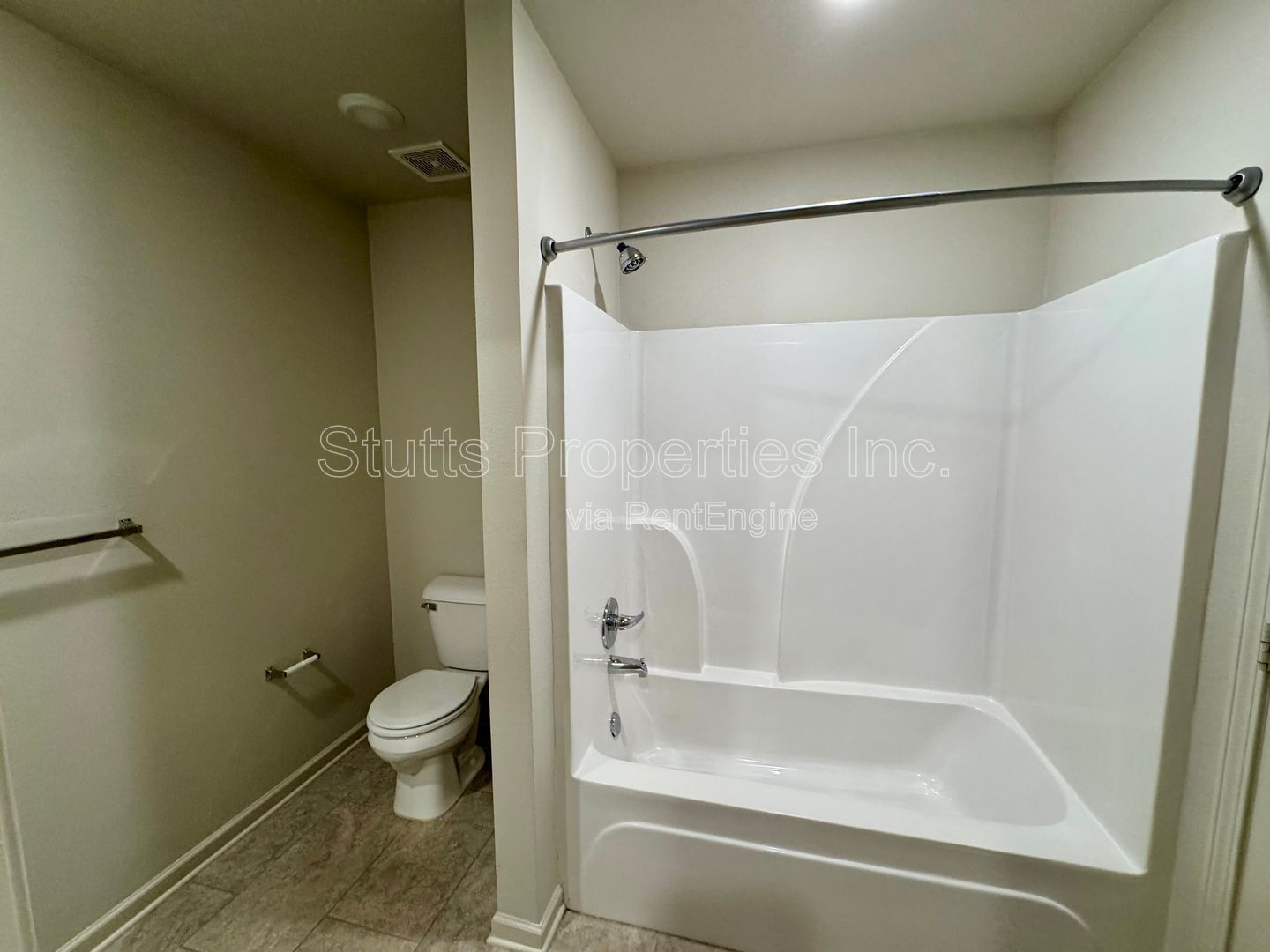 Harvest Hills Apartments - 104 Spindle Ct. Unit 403 Muscle Shoals. AL 35661 (2BD/2BA) property image