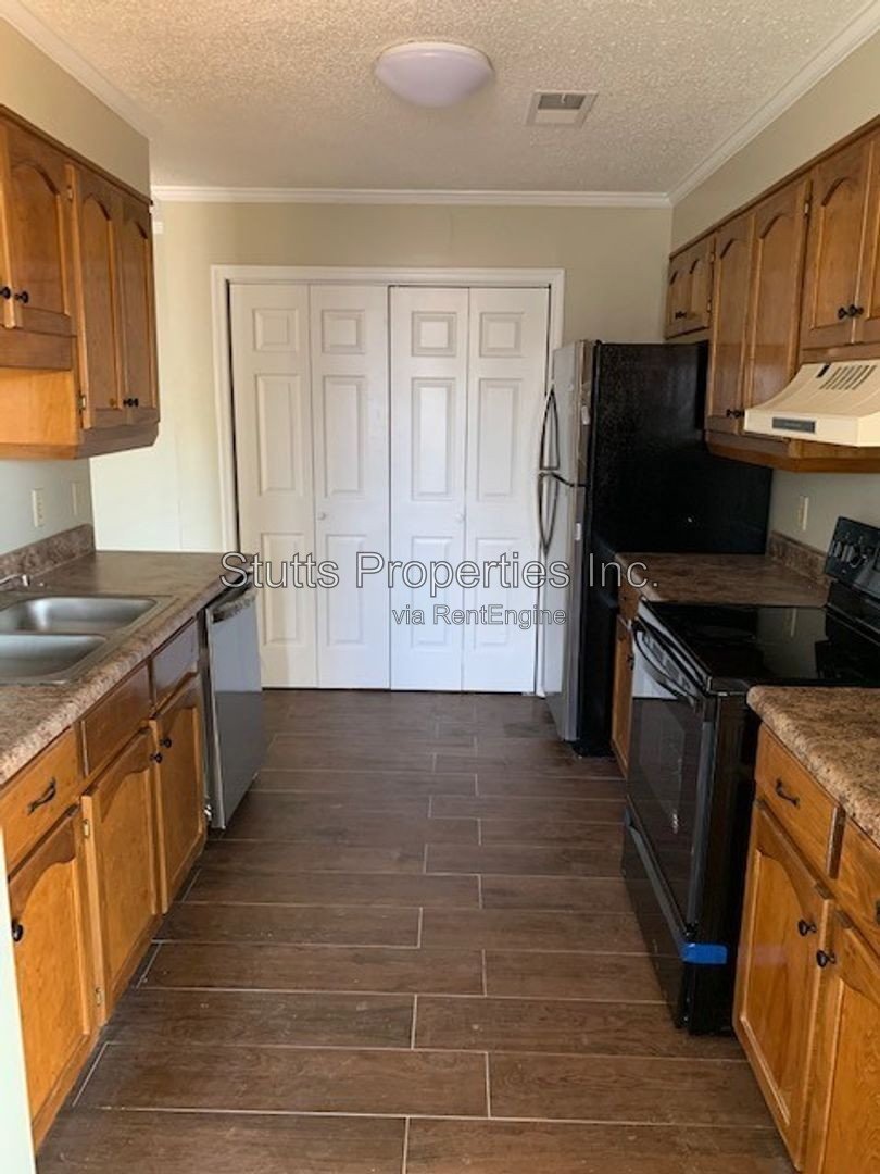 Completely Remodeled! 3450 Cloverdale Road Apt 5 Florence AL 35633 (2BD/2BA) property image
