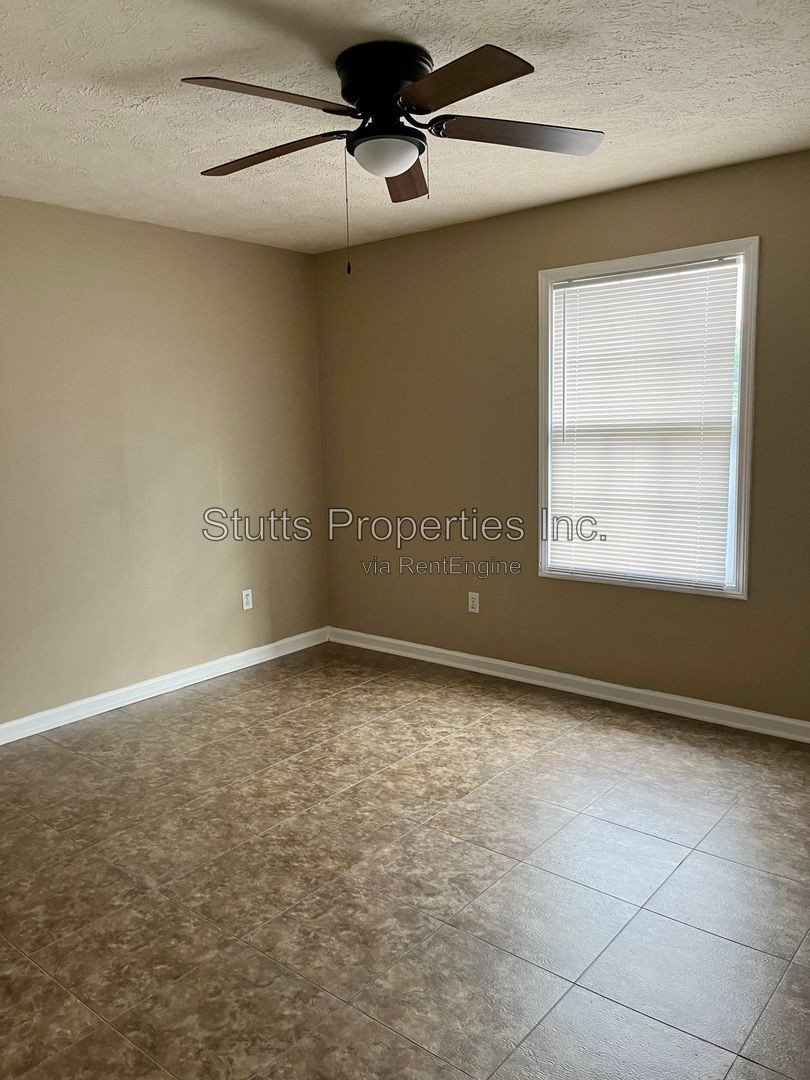 400 E. Jackson Avenue Unit D Muscle Shoals, AL 35661 (3BD/2BA) property image