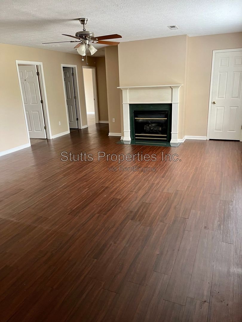 400 E. Jackson Avenue Unit D Muscle Shoals, AL 35661 (3BD/2BA) property image