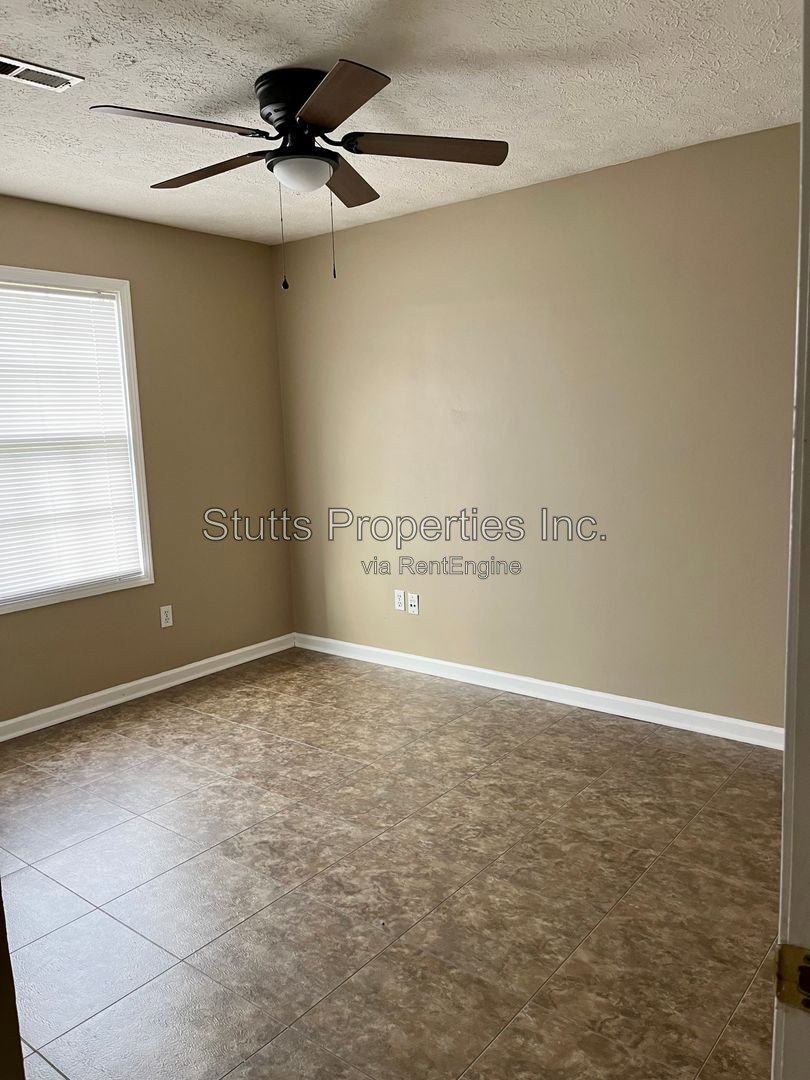 400 E. Jackson Avenue Unit D Muscle Shoals, AL 35661 (3BD/2BA) property image