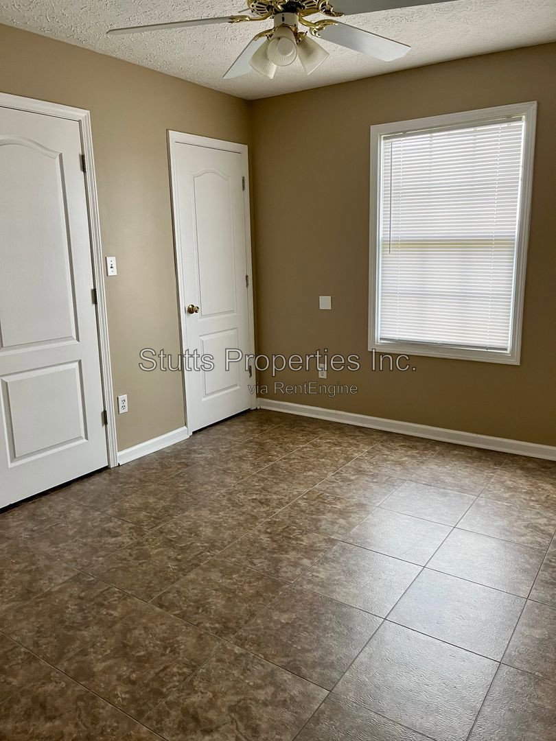 400 E. Jackson Avenue Unit D Muscle Shoals, AL 35661 (3BD/2BA) property image