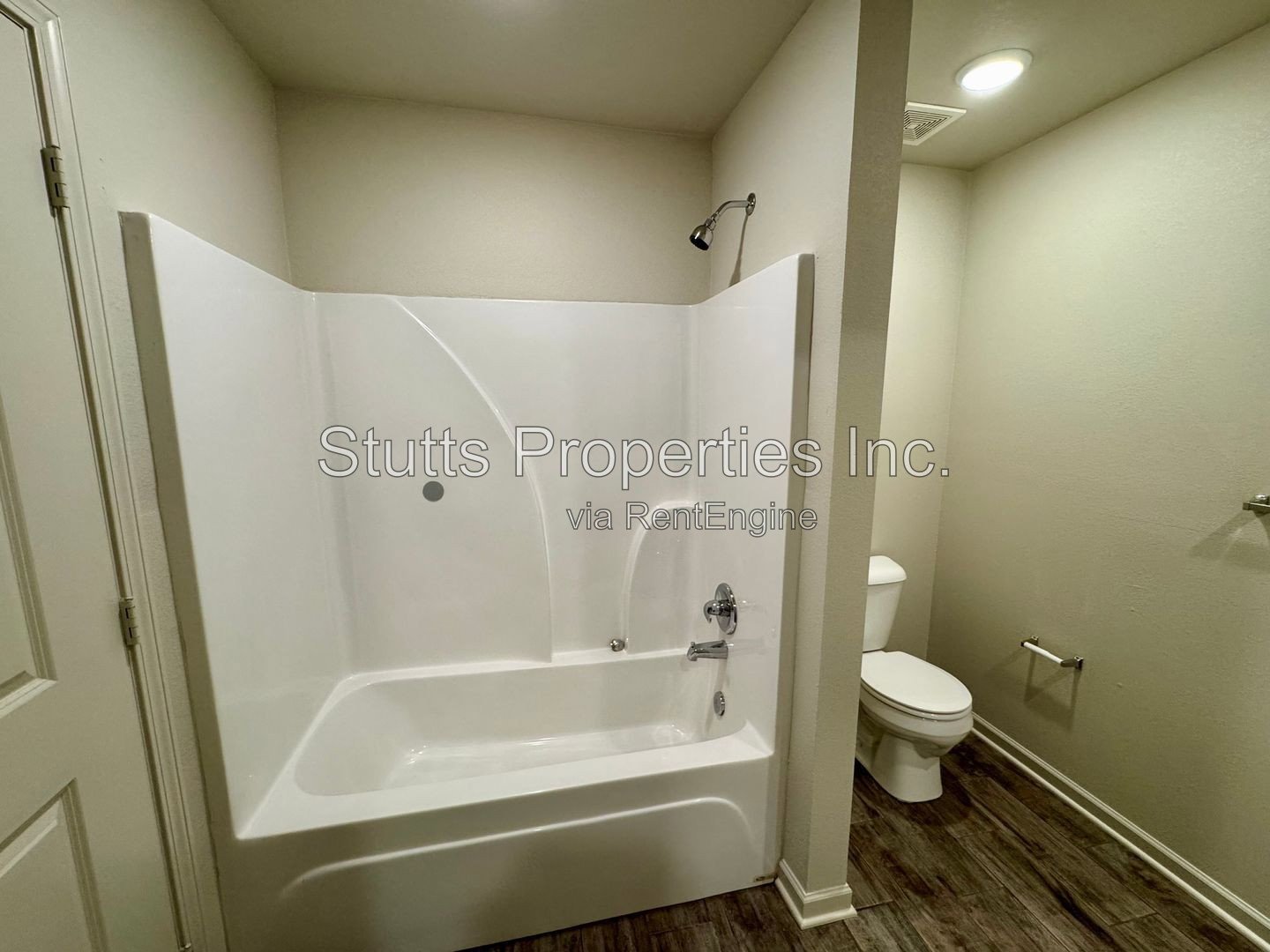 Harvest Hills Apartments - 104 Spindle Ct. Unit 202 Muscle Shoals. AL 35661 (2BD/2BA) property image