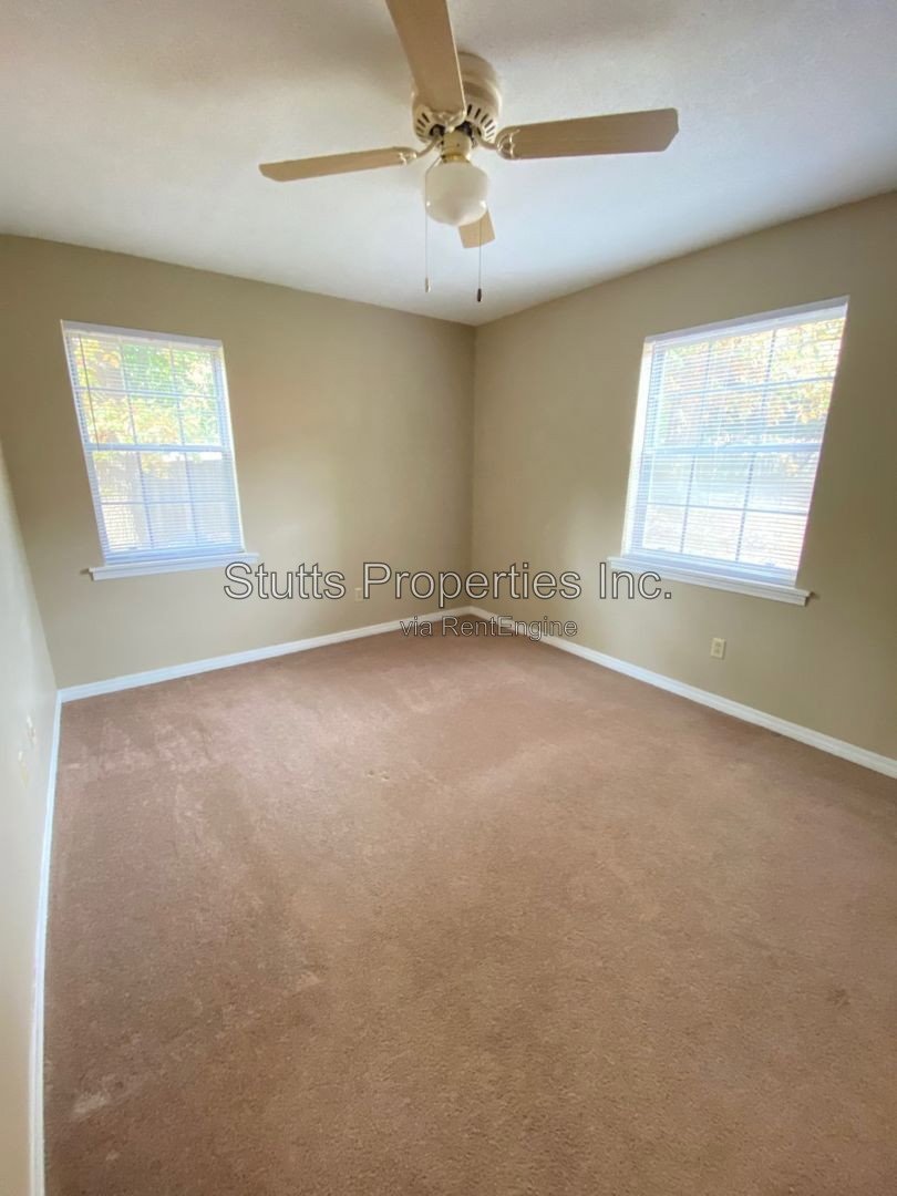 1975 Darby Drive Unit B-7 Florence AL 35630 (2BD/1.5BA) property image