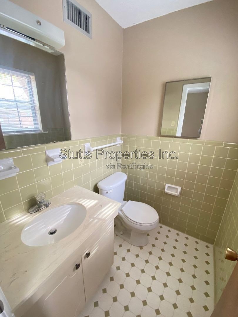 1975 Darby Drive Unit B-7 Florence AL 35630 (2BD/1.5BA) property image