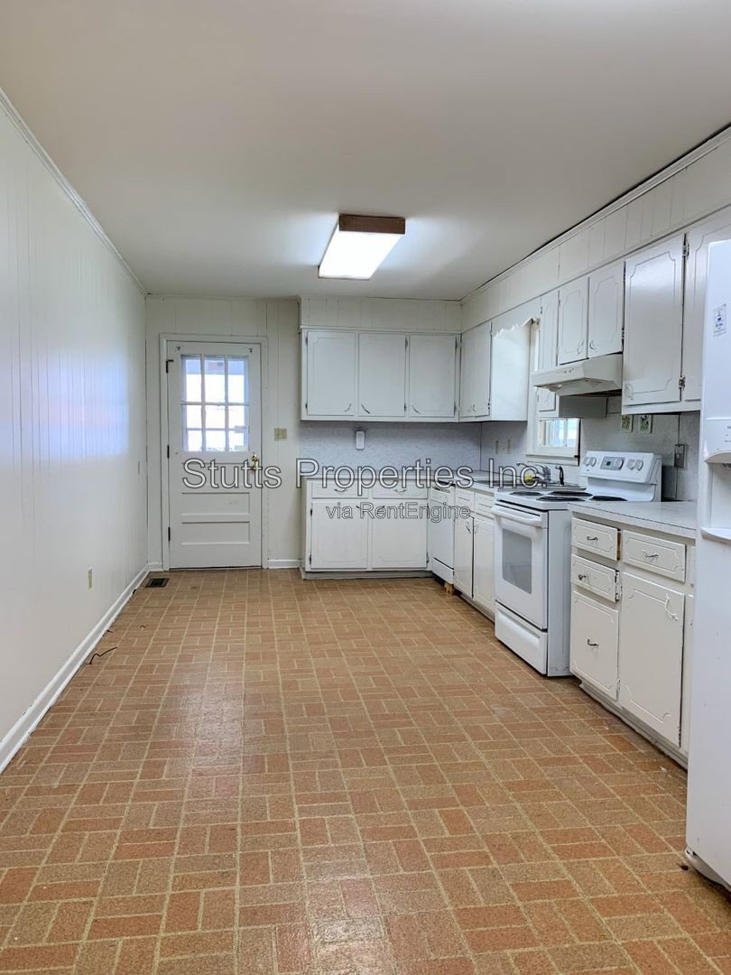 829 Cumberland St. Florence, AL 35630 (3BD/2BA) property image