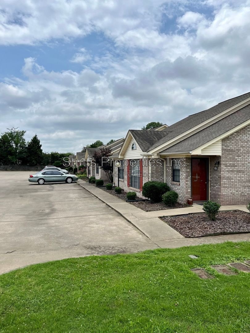 2424 Roberts Lane Unit M-116 Florence, AL property image
