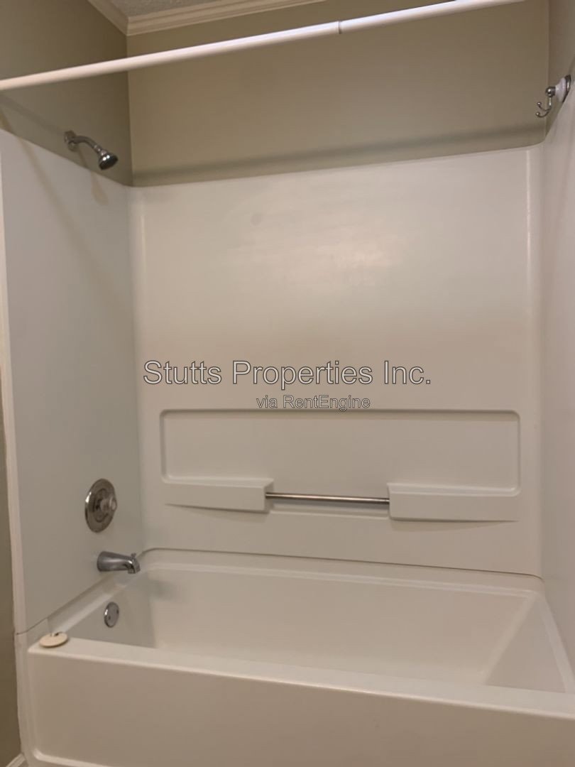 Lions West - 321 W Irvine Avenue Unit H Florence AL 35630 (1BD/1BA) property image